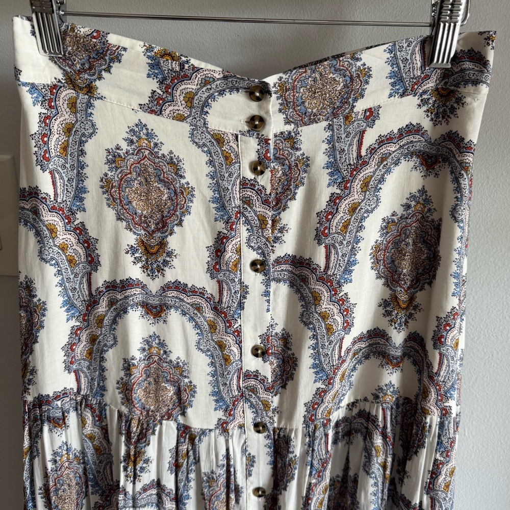 H&M Cream & Floral Paisley Print Boho Festival Long Tiered Flowy Maxi Skirt Sz 6 - Picture 4 of 9